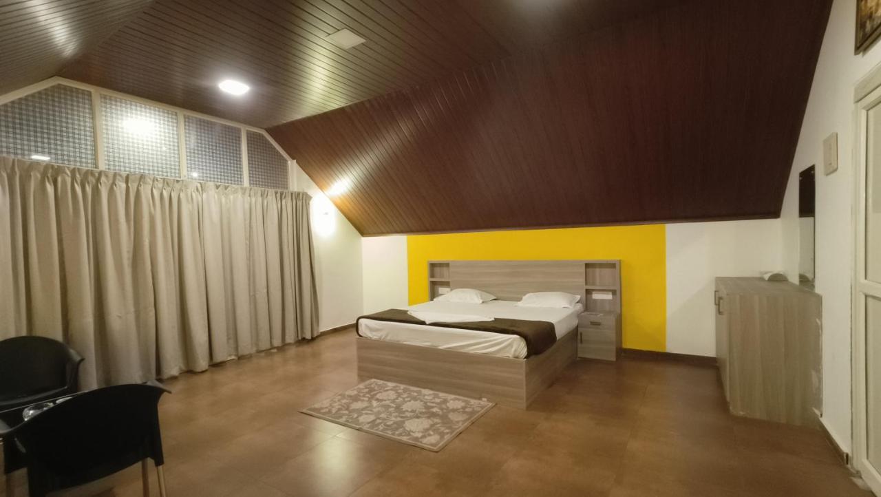 Happy Holidays Resort Kanthalloor ภายนอก รูปภาพ